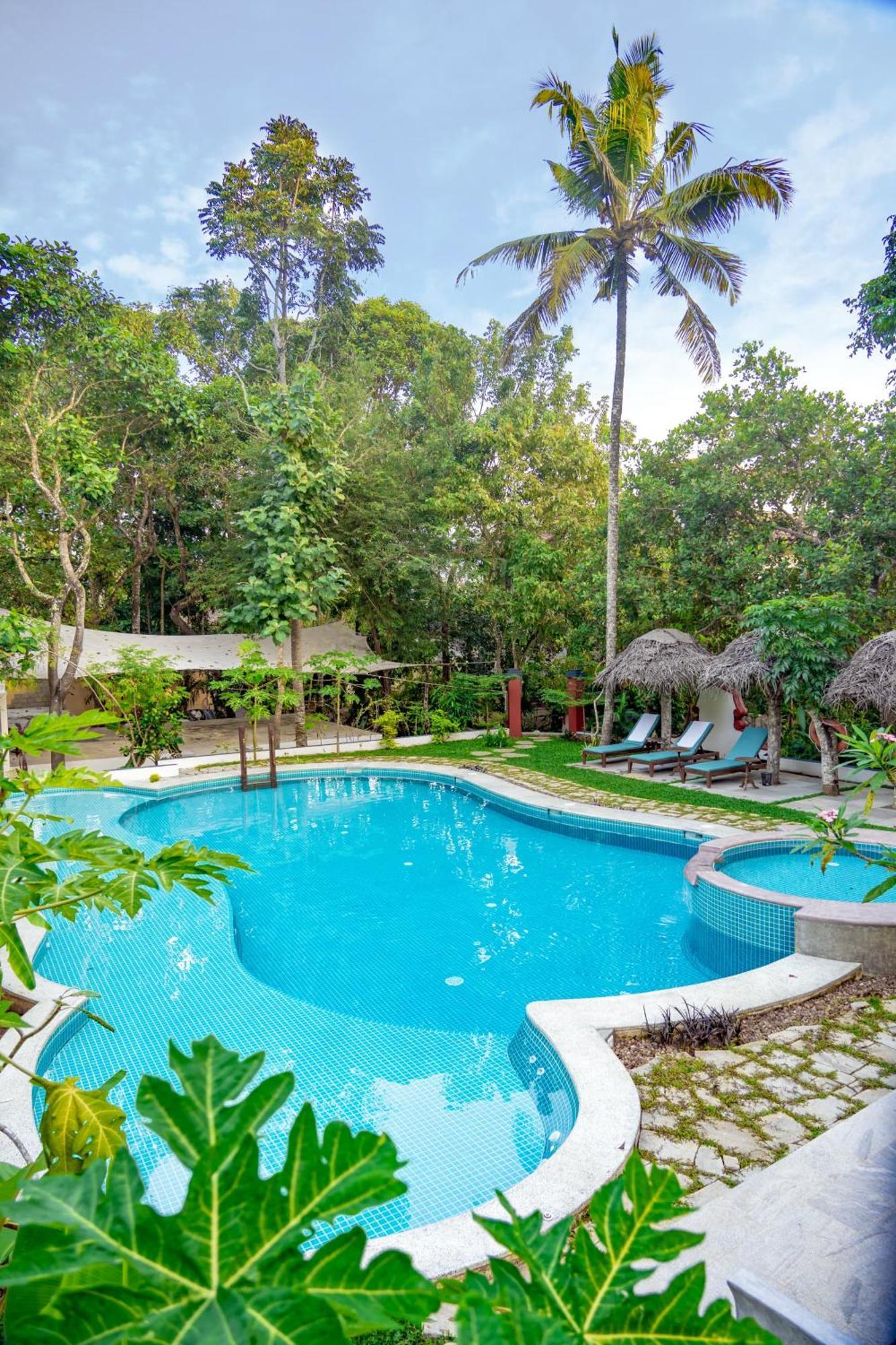 Marari Beach Bungalow Resort Alleppey Марарикулам Екстериор снимка