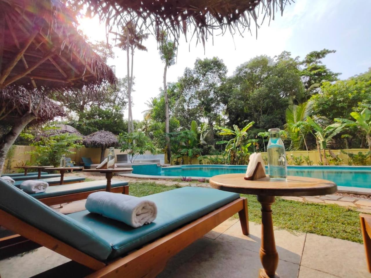 Marari Beach Bungalow Resort Alleppey Марарикулам Екстериор снимка