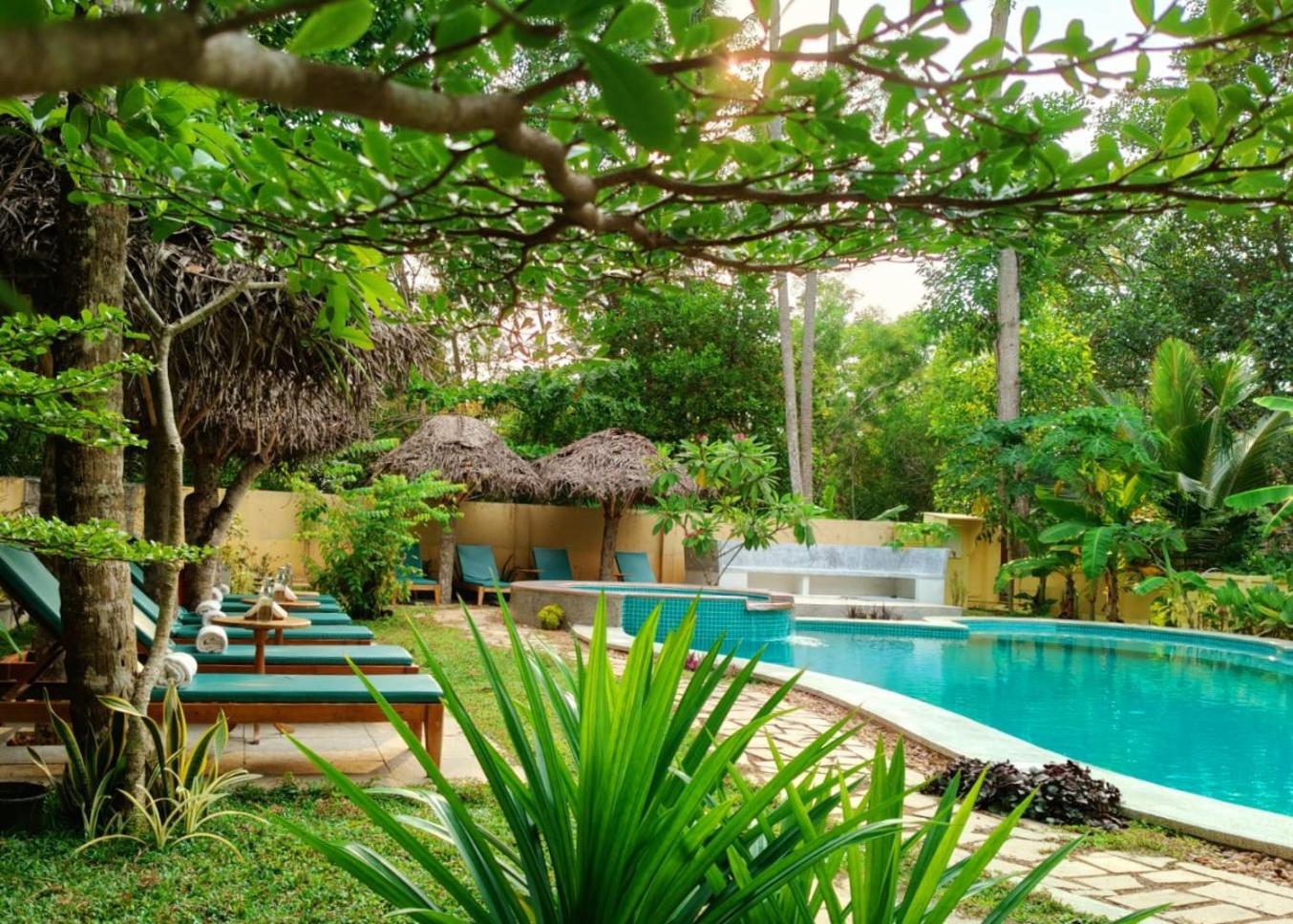 Marari Beach Bungalow Resort Alleppey Марарикулам Екстериор снимка