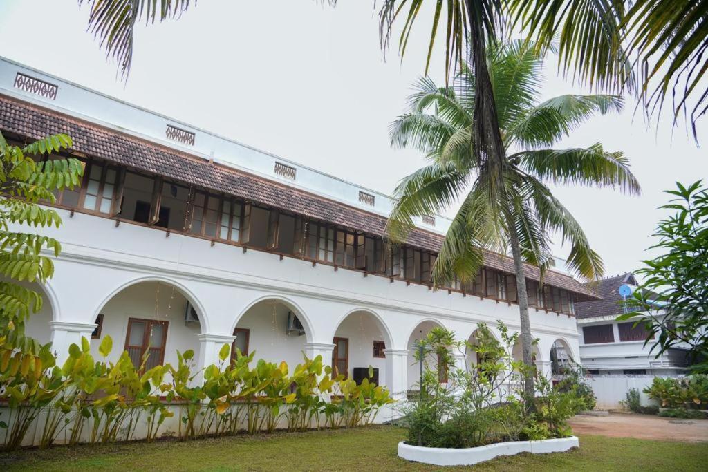Marari Beach Bungalow Resort Alleppey Марарикулам Екстериор снимка